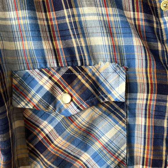 Vintage lightweight plaid top - Picture 3 of 9